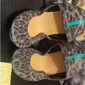 Brand new black leopard tieks size 8